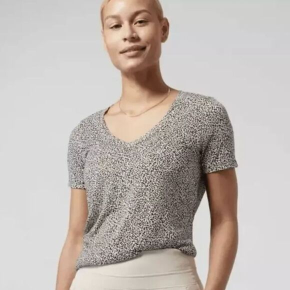 Athleta Women’s Large Breezy Scoop V-Neck Tee T-Shirt - Picture 1 of 8
